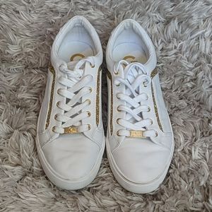 NWOT Guess Shoes